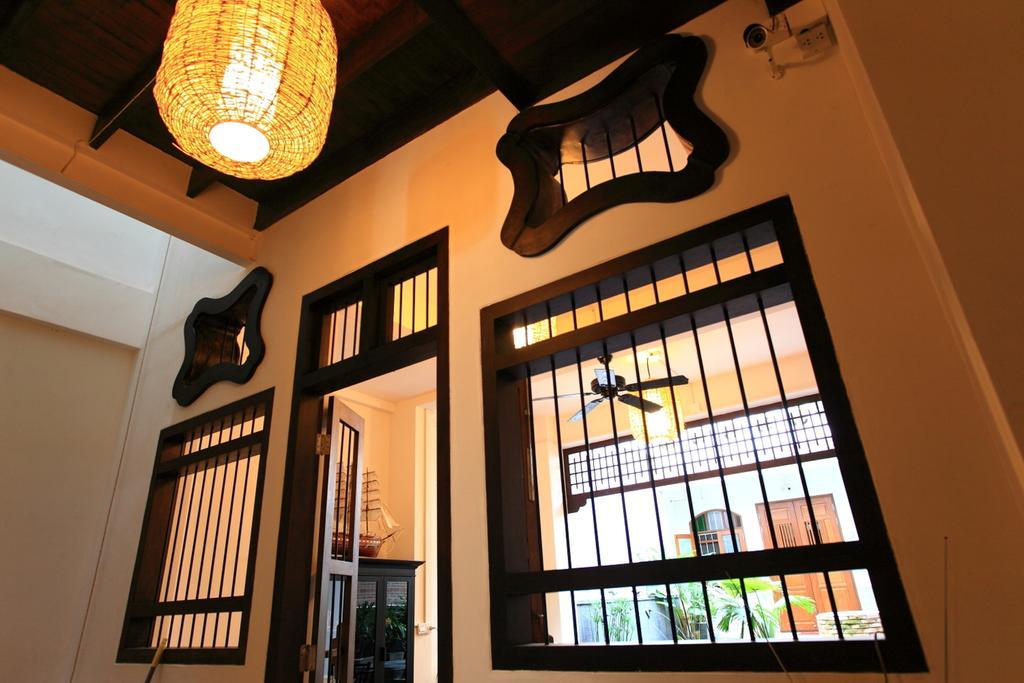 99 Oldtown Boutique Guesthouse Sha Extra Plus Phuket Ngoại thất bức ảnh