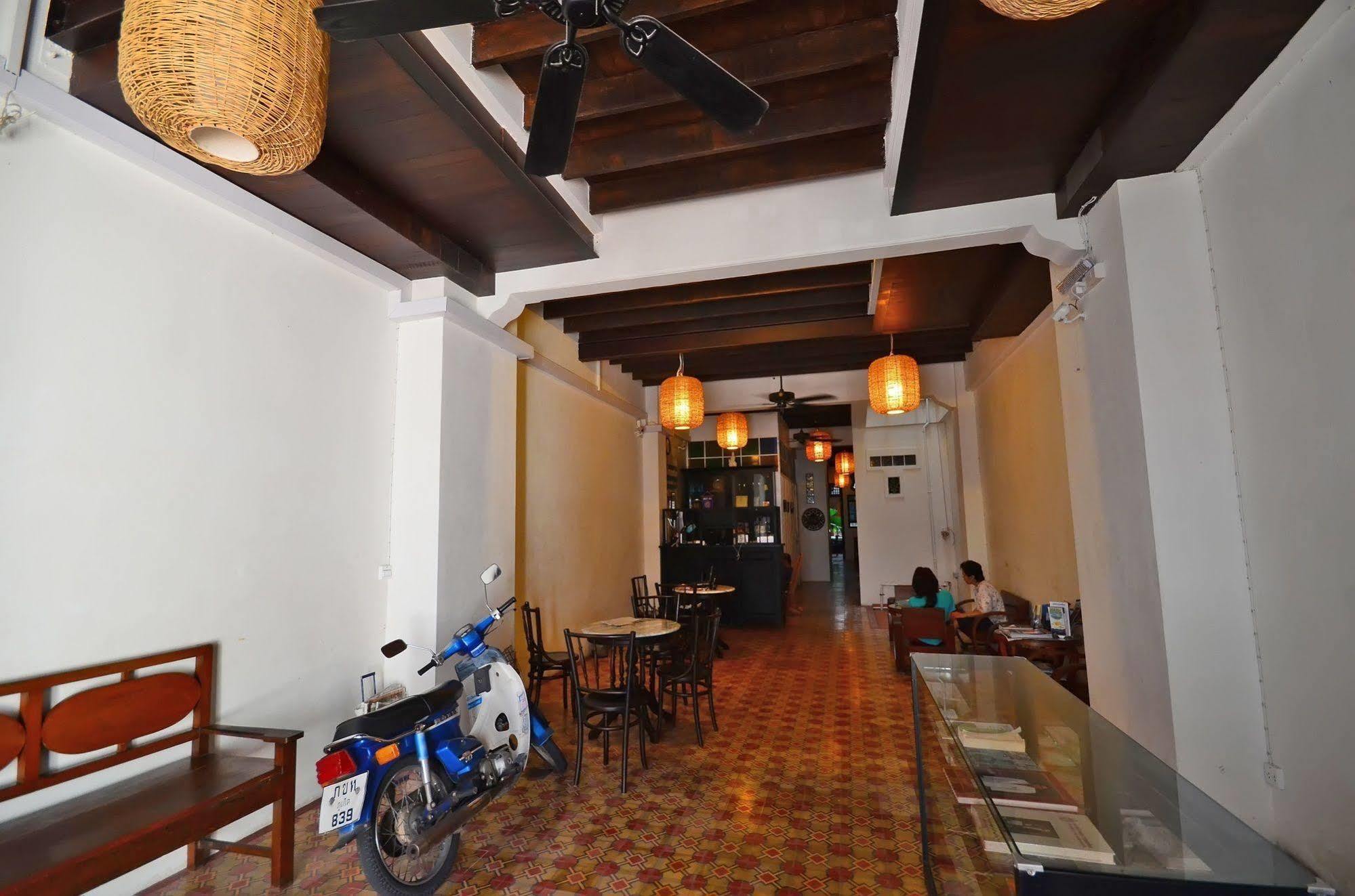 99 Oldtown Boutique Guesthouse Sha Extra Plus Phuket Ngoại thất bức ảnh