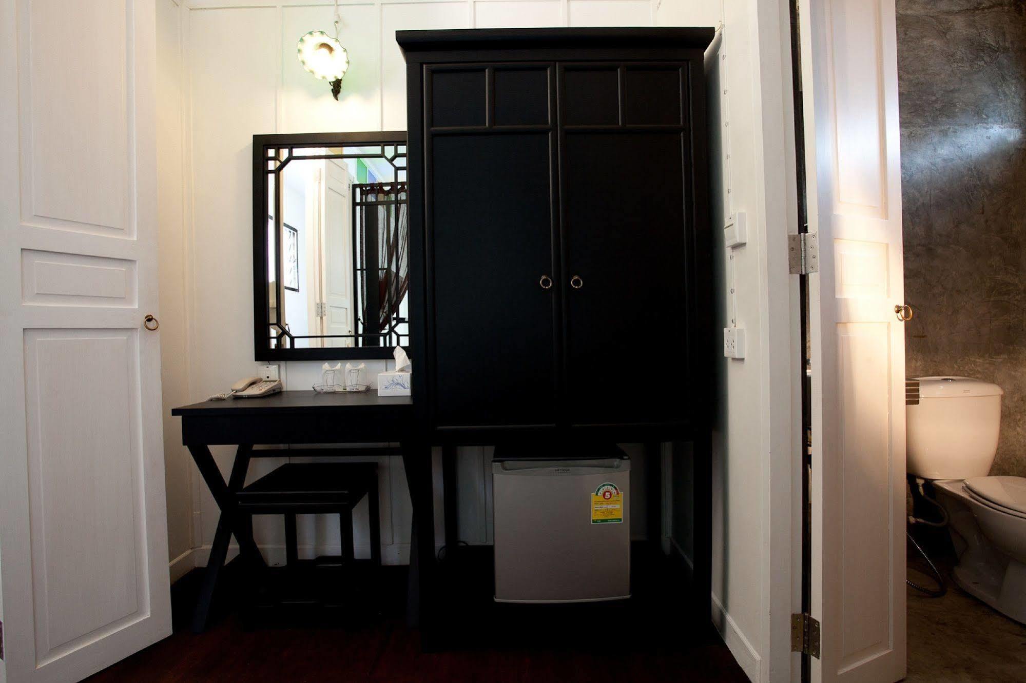 99 Oldtown Boutique Guesthouse Sha Extra Plus Phuket Ngoại thất bức ảnh