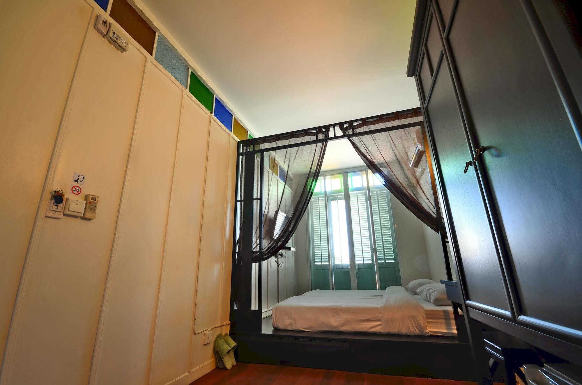 99 Oldtown Boutique Guesthouse Sha Extra Plus Phuket Ngoại thất bức ảnh