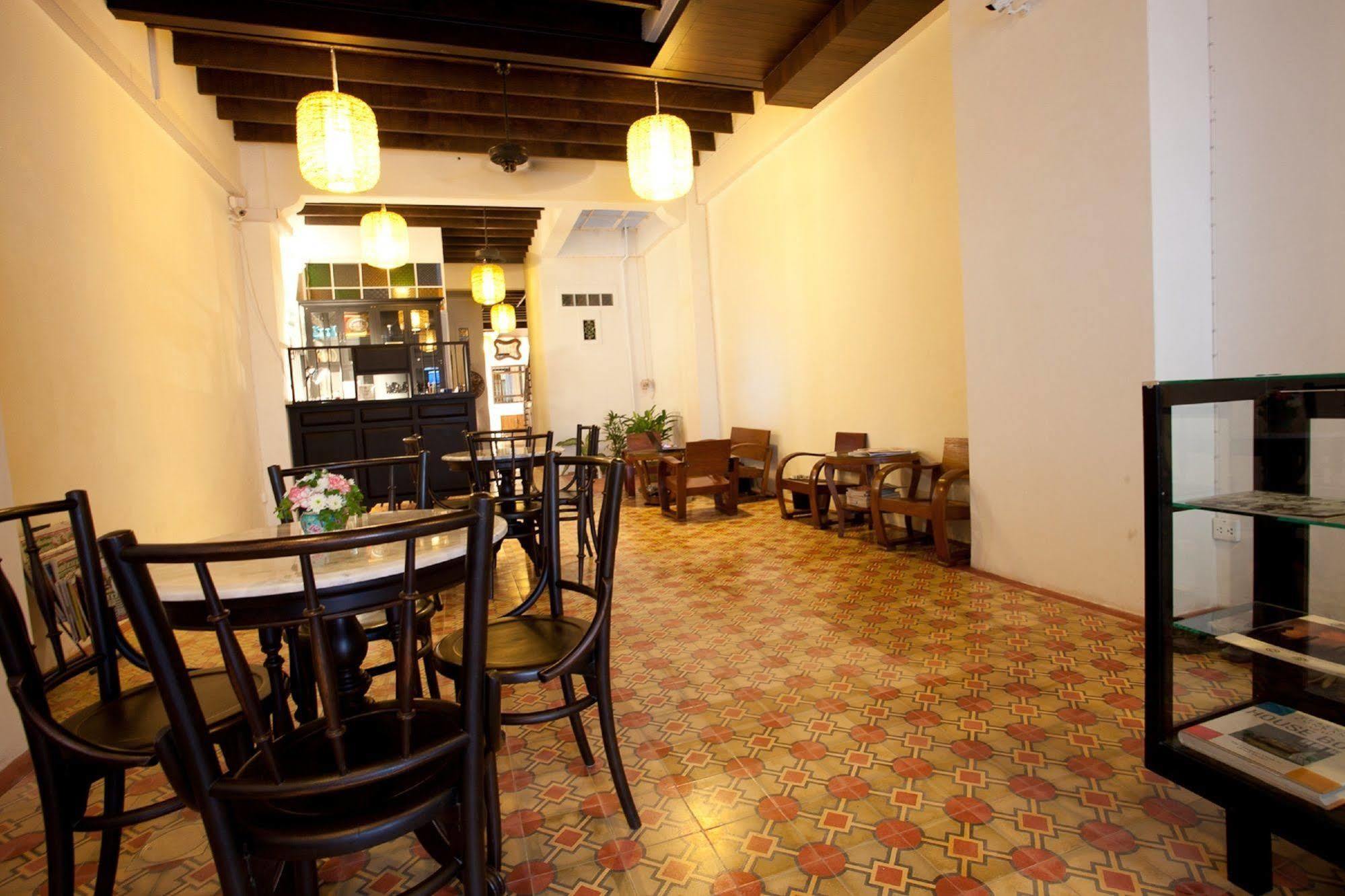 99 Oldtown Boutique Guesthouse Sha Extra Plus Phuket Ngoại thất bức ảnh