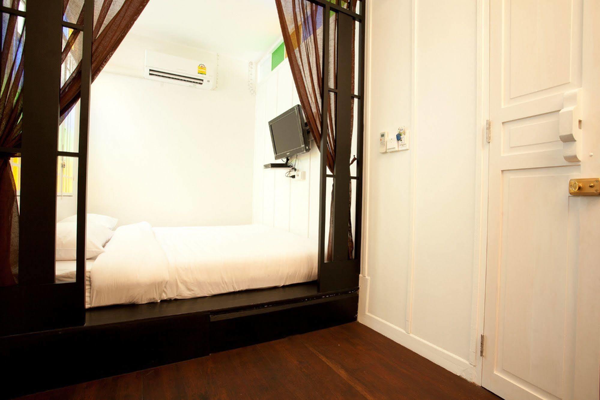99 Oldtown Boutique Guesthouse Sha Extra Plus Phuket Ngoại thất bức ảnh